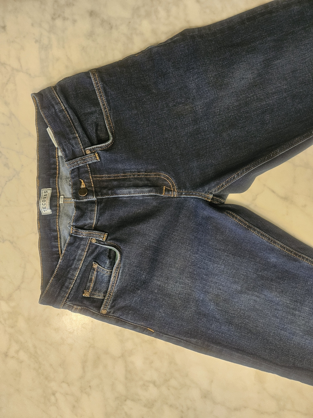 Tecovas Slim Men's Jeans in Dark Blue with Gold Stitching 32x34